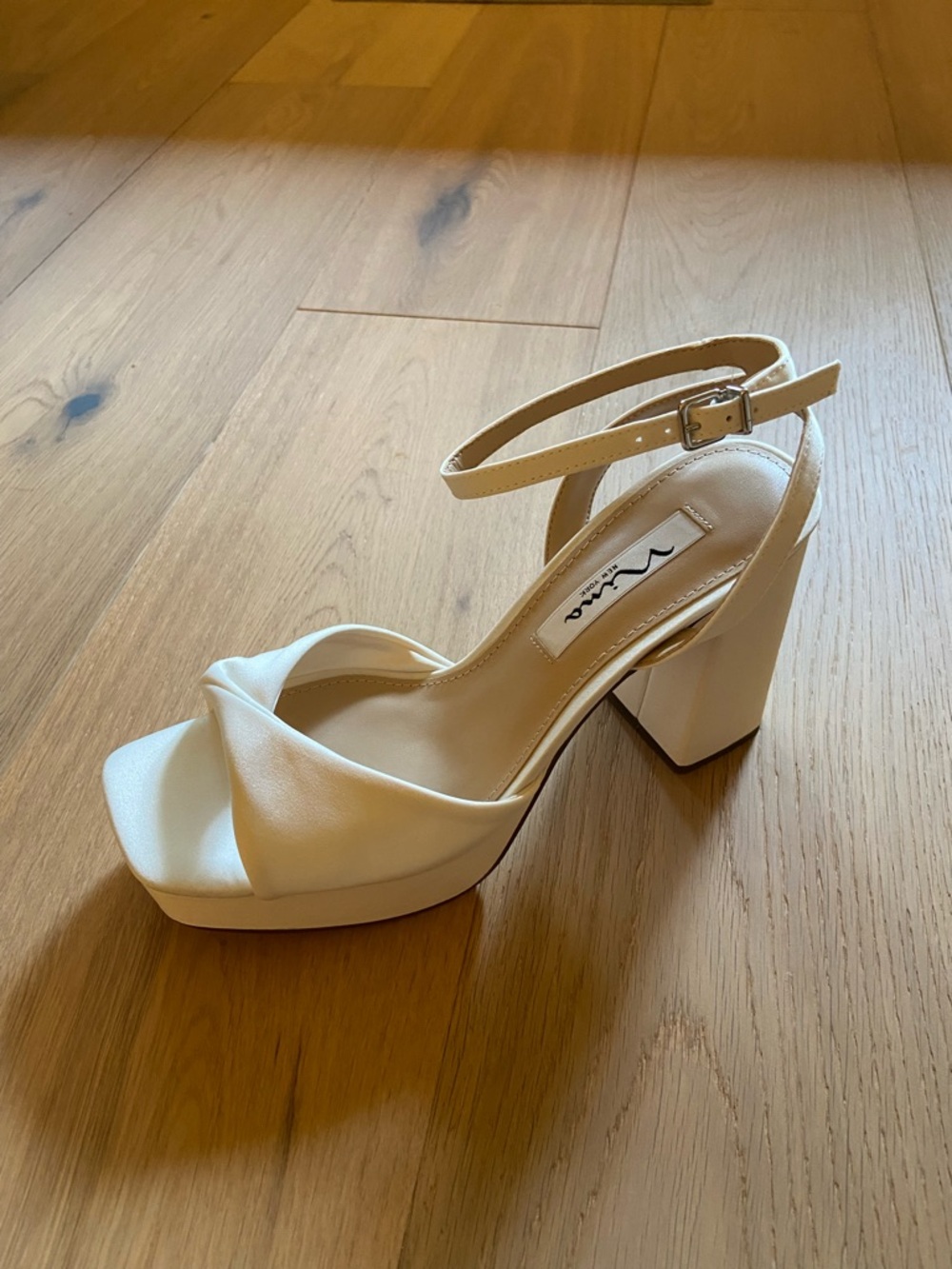Nina Stacie size 8 Platform Heels BRAND NEW